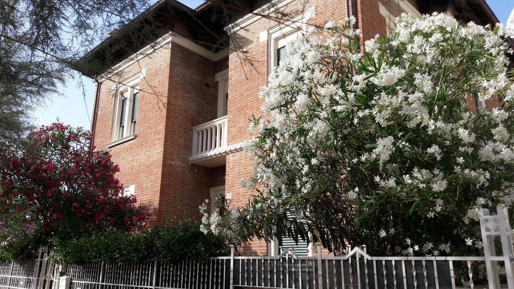 Appartamento In Villa Пезаро Екстер'єр фото